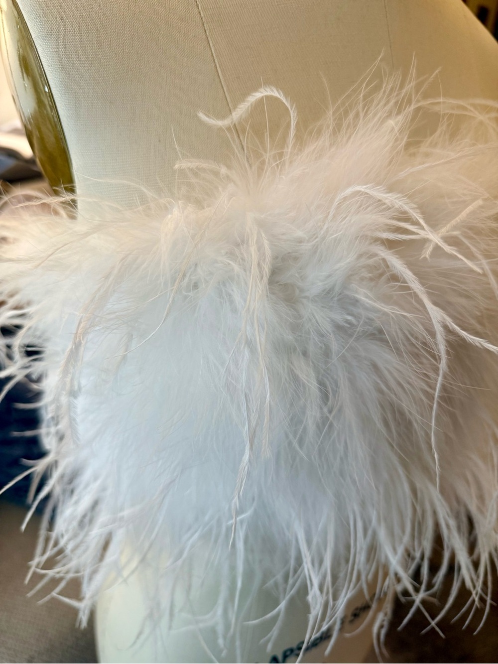 Zaina White Feather Bustier - Picture 4 of 11